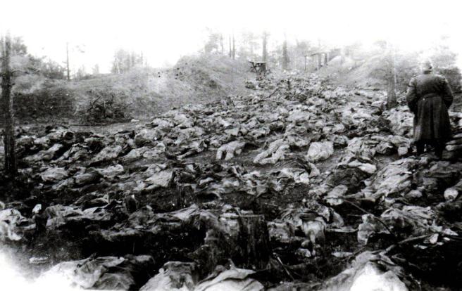 Milhares de oficiais poloneses assassinados em Katyn